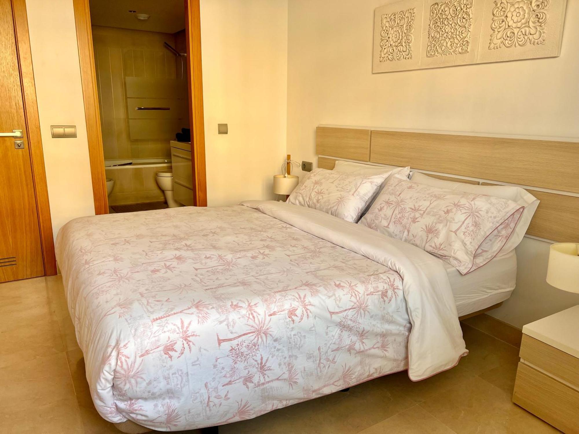 Lovely Perfect Location Apartment *
